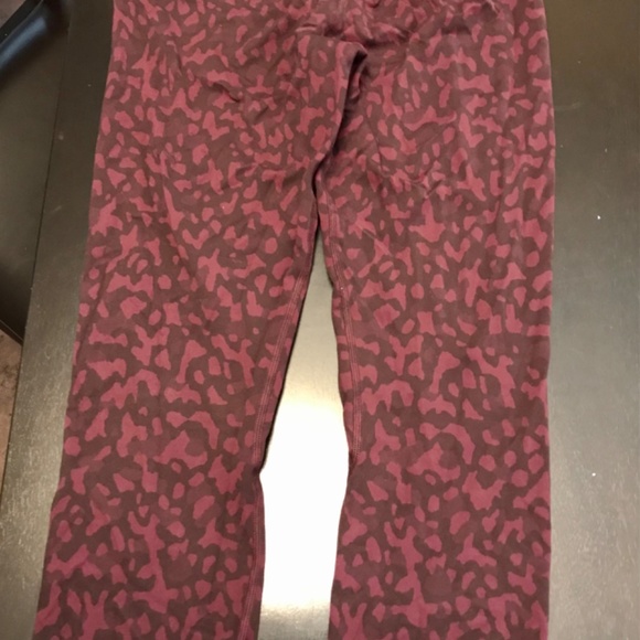 Lululemon crop tights - Picture 2 of 5